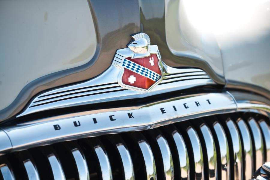  Buick Roadmaster Sedan 1948 года  (фото 22 из 26)
